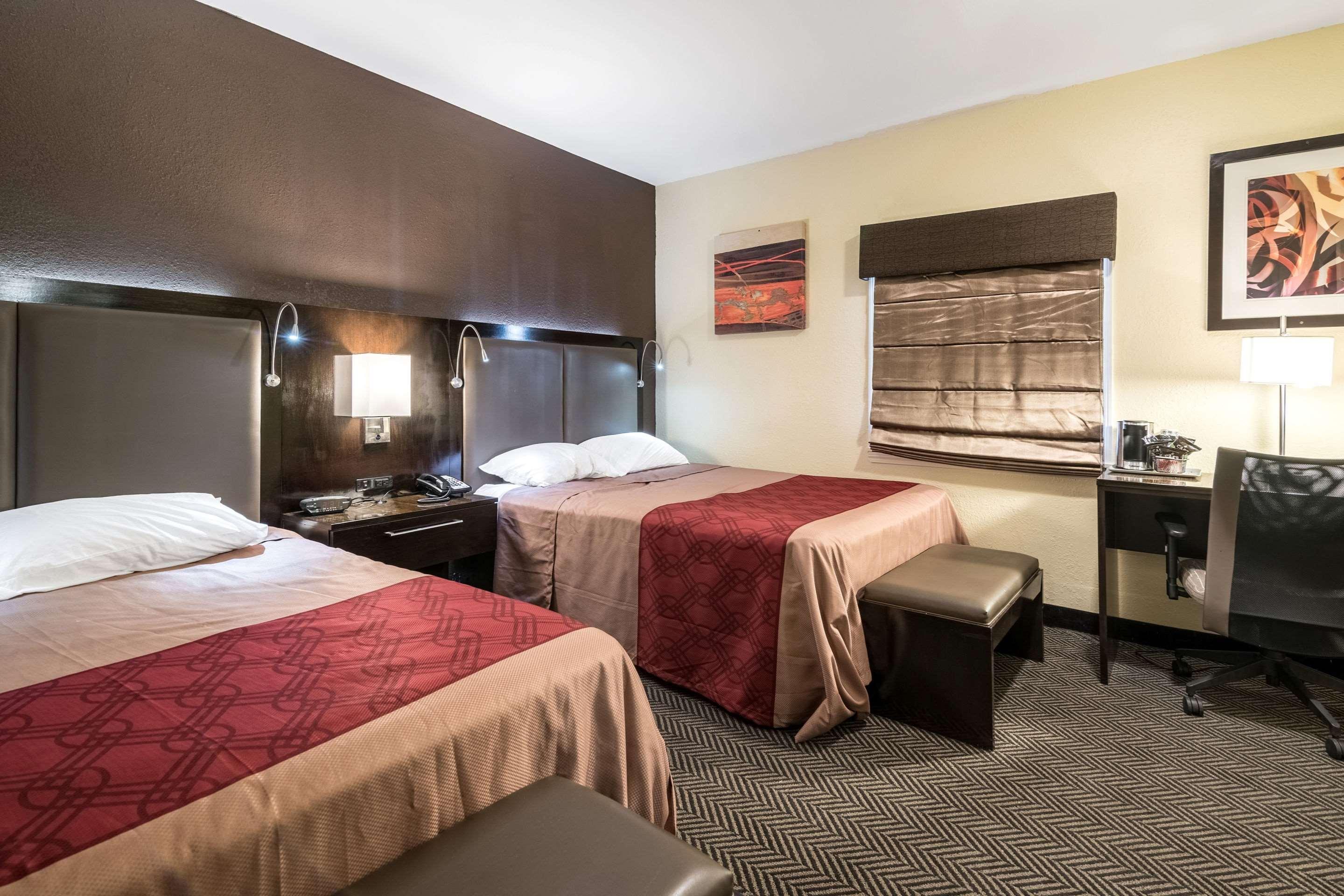 Econo Lodge Rutland City Near Hwy 7 Buitenkant foto