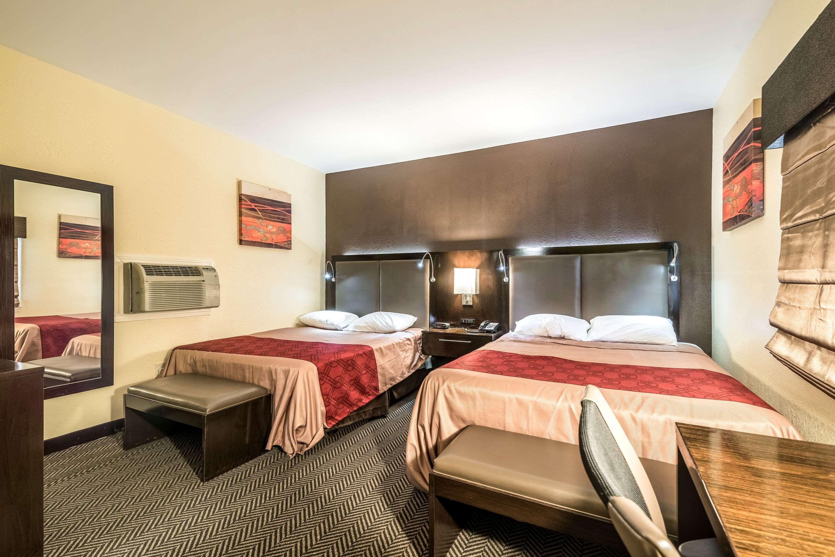 Econo Lodge Rutland City Near Hwy 7 Buitenkant foto