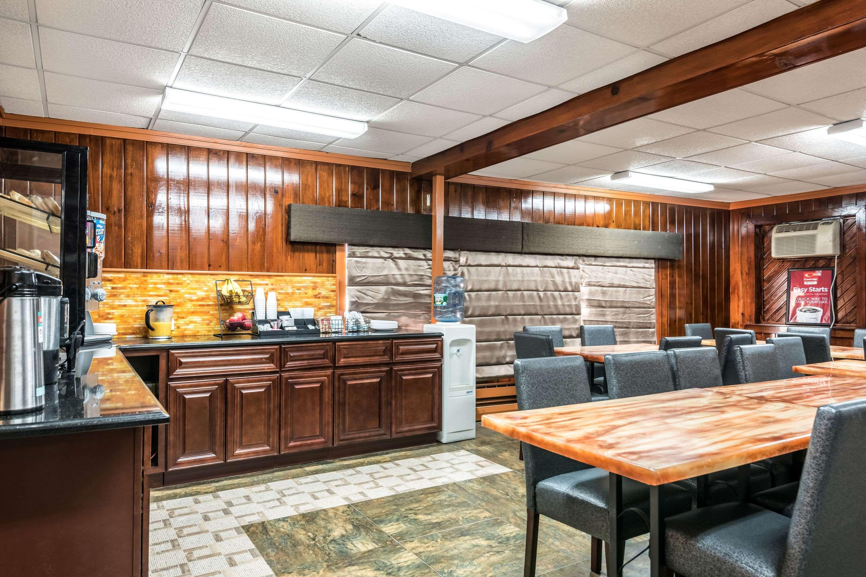 Econo Lodge Rutland City Near Hwy 7 Buitenkant foto