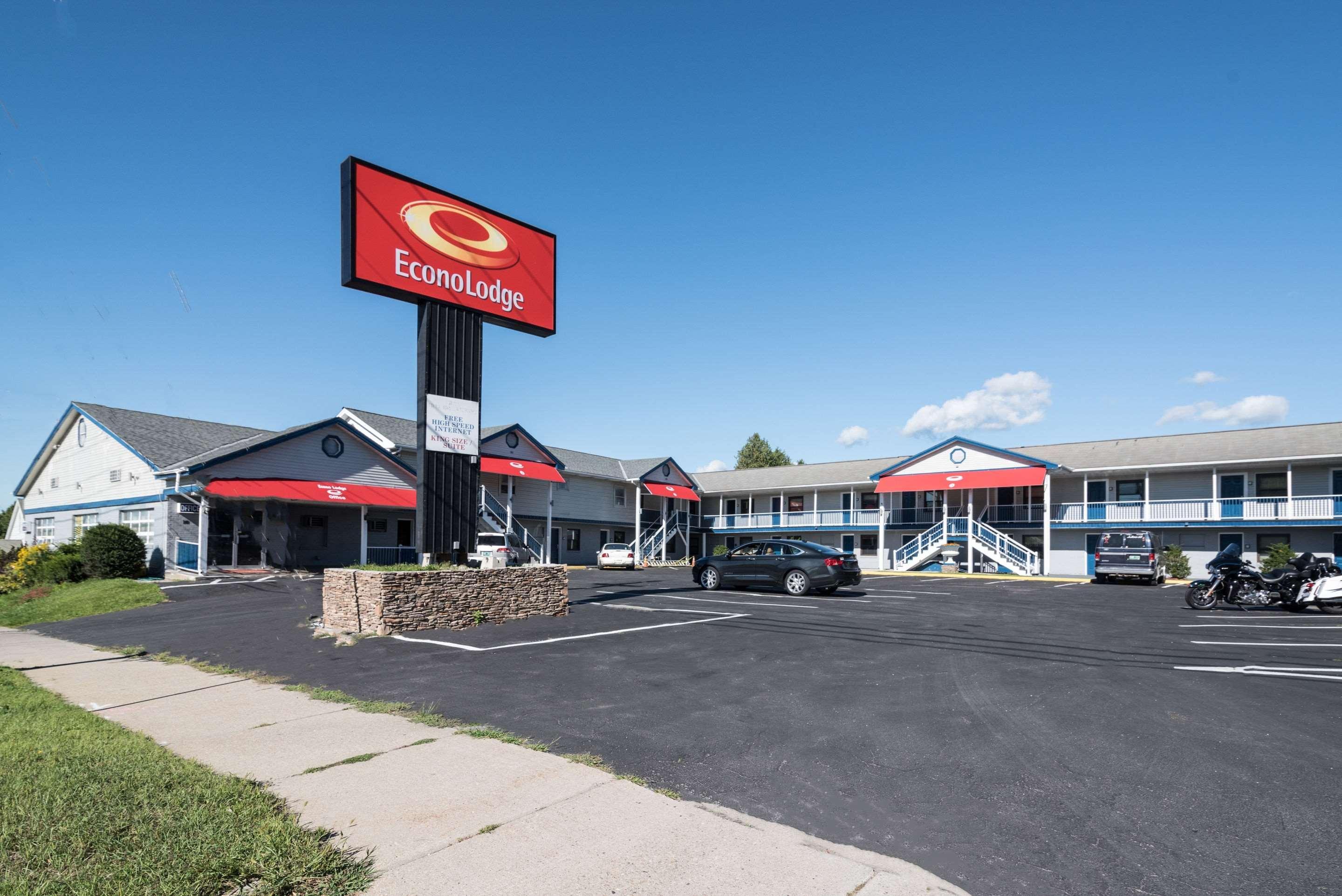 Econo Lodge Rutland City Near Hwy 7 Buitenkant foto