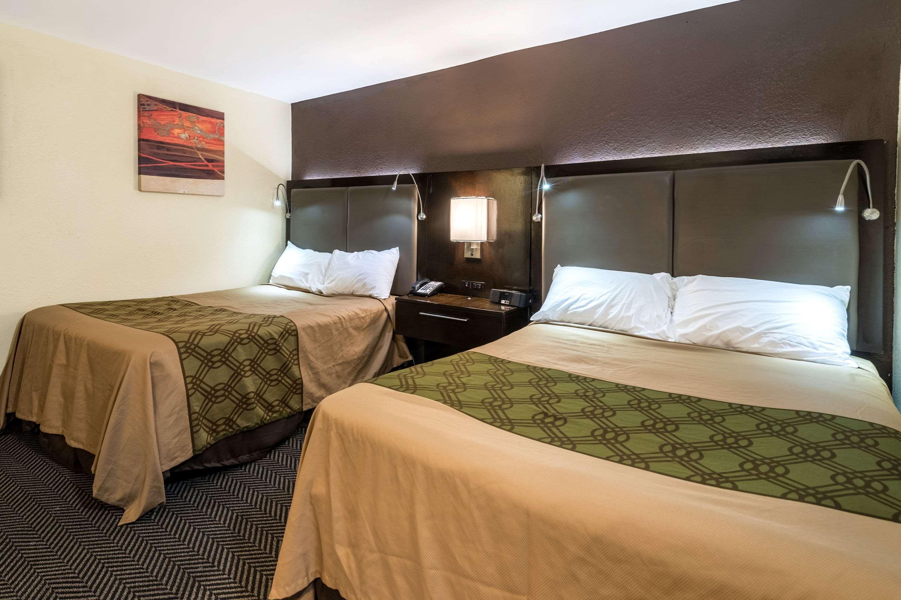 Econo Lodge Rutland City Near Hwy 7 Buitenkant foto
