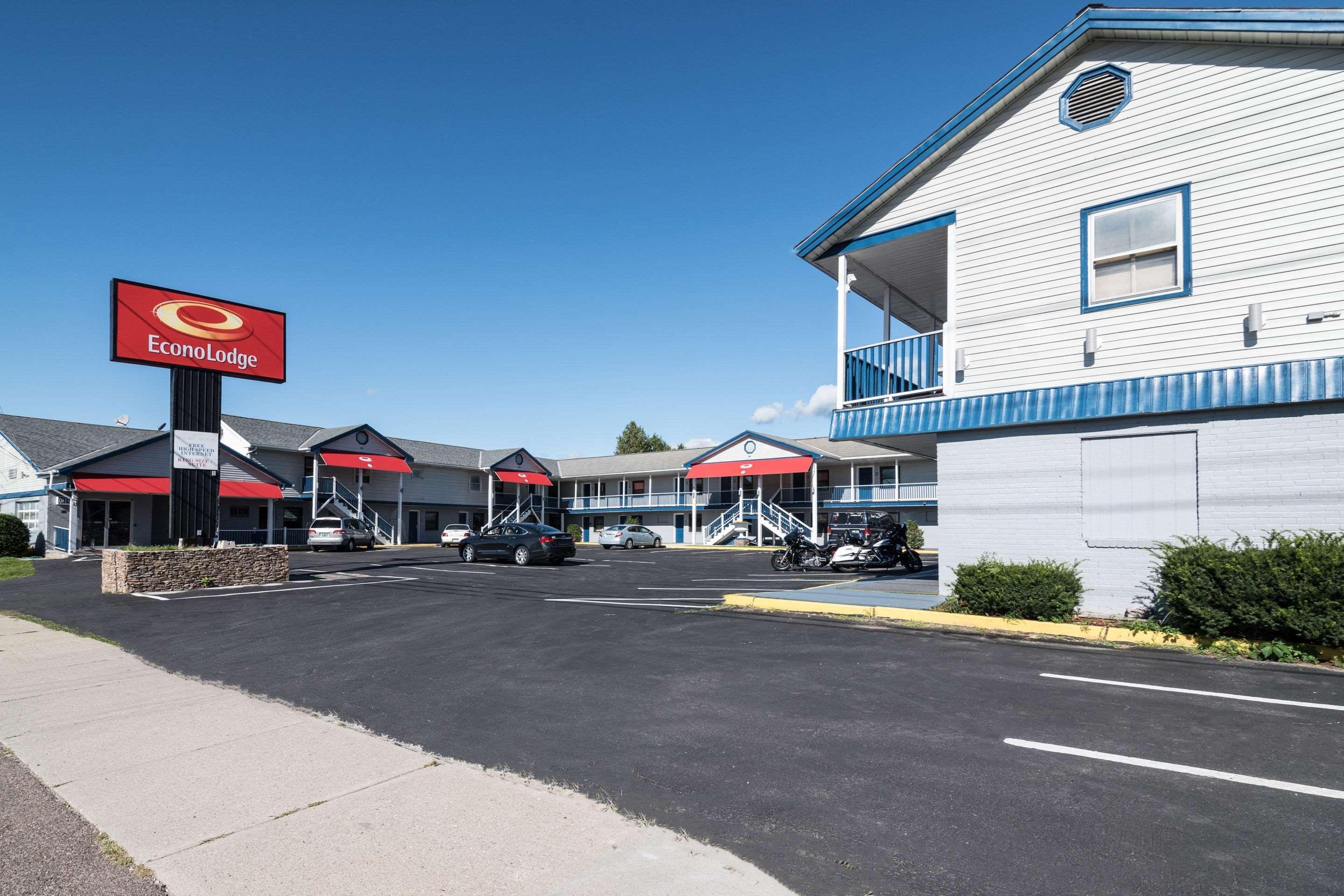Econo Lodge Rutland City Near Hwy 7 Buitenkant foto