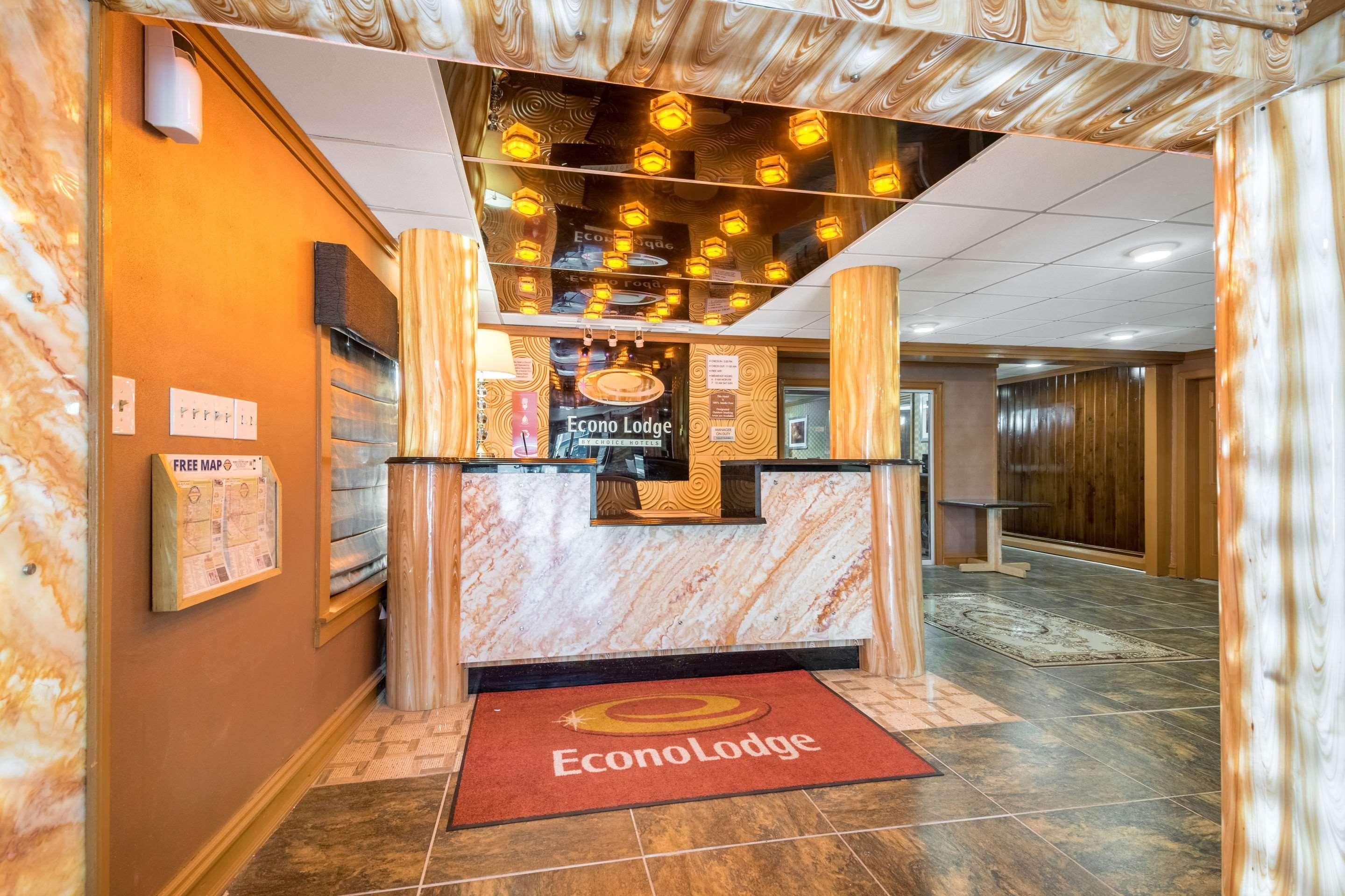 Econo Lodge Rutland City Near Hwy 7 Buitenkant foto